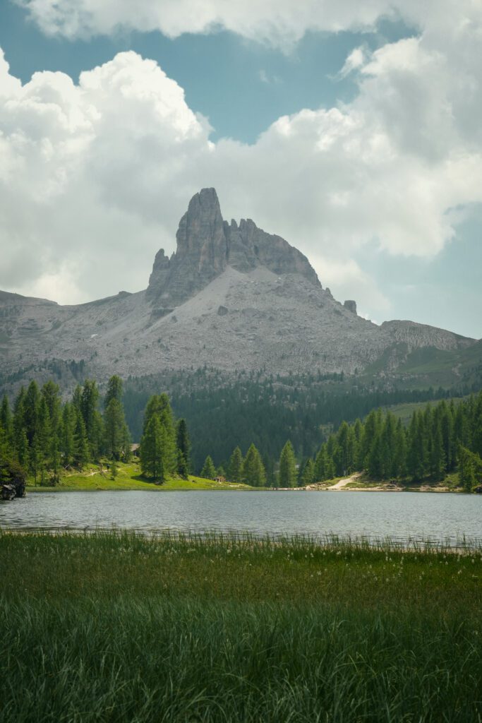 Lago Federa Dolomites Italie
