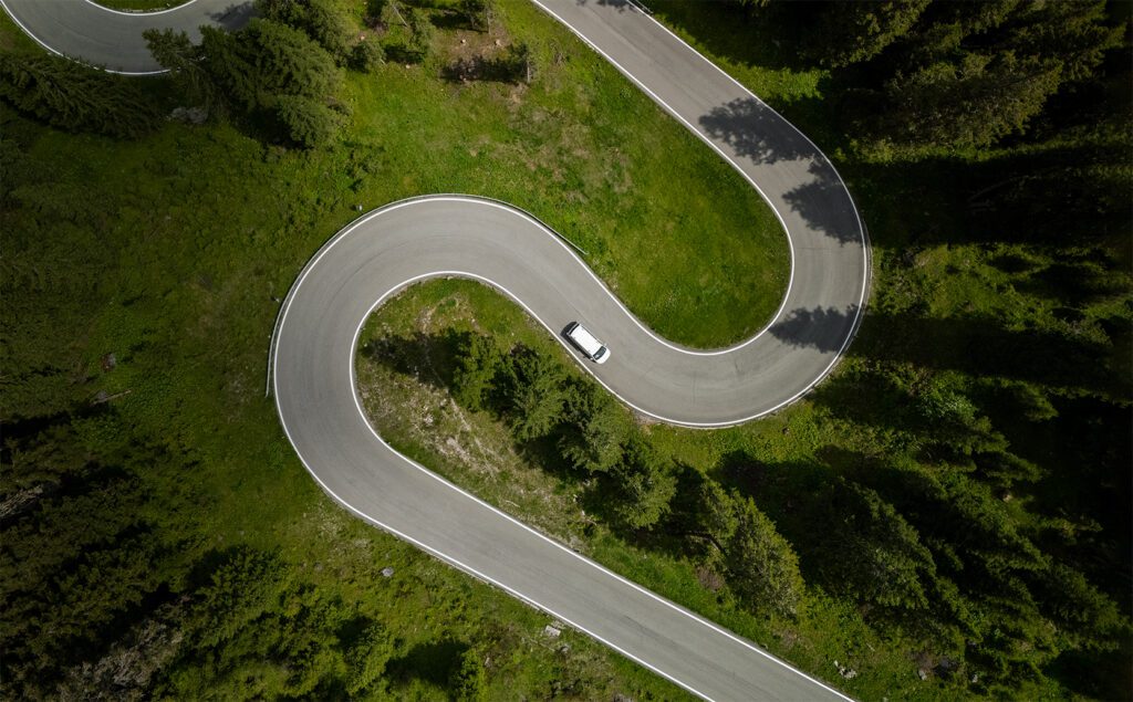 Snake Road Lago Federa Dolomites Italie